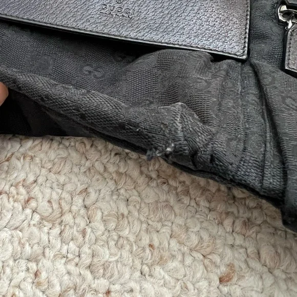 Gucci Black Belt Bag with Dual Pockets - Picture 3 of 9